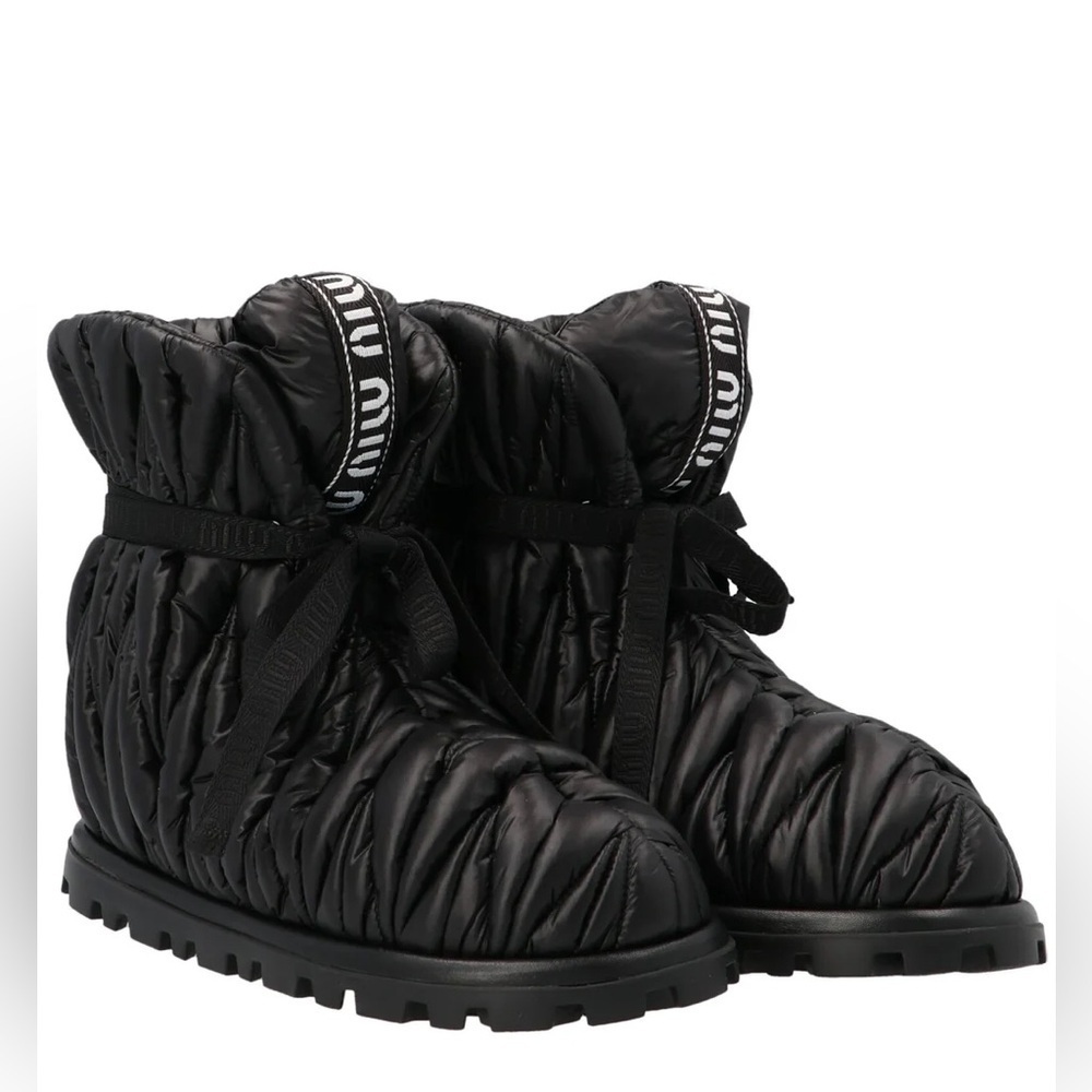 Miu Miu Women’s 35.5 (US 5.5) Matelassé Padded Ankle Boots - Picture 3 of 9